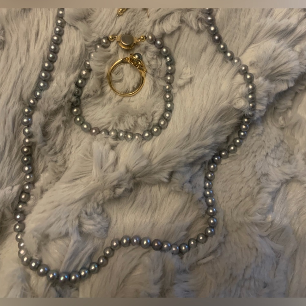 Elegant grey  Pearl Necklace, bracelet, stud earrings and ring Set